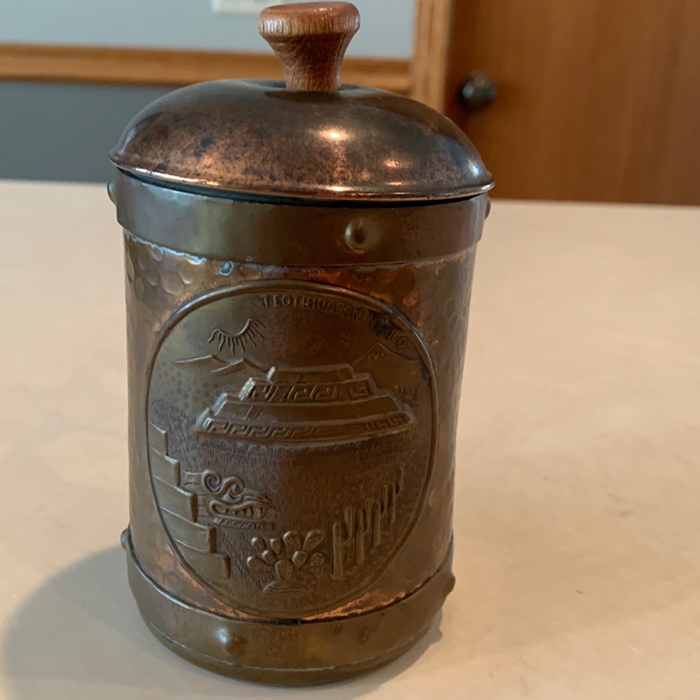 Teotihuacan Mexico Mug with lid